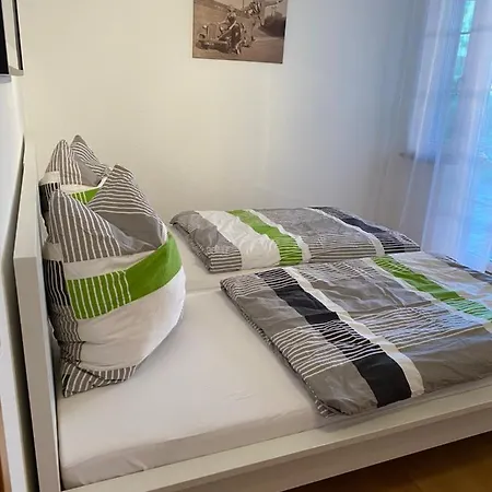 Am Giessbach 15 아파트 *